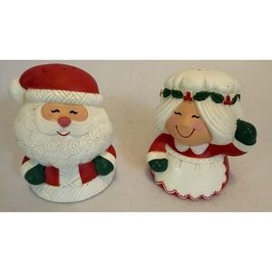 VTG Hallmark Holiday Mr&Mrs Santa Claus Plastic Salt & Pepper Shakers Red Green